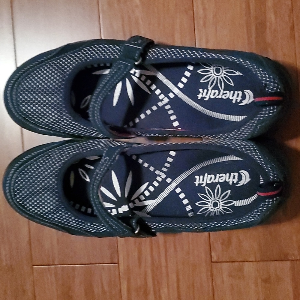 Therafit women’s size 10 casual walking shoe